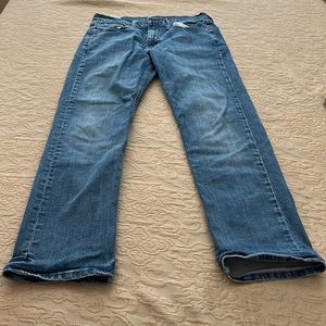 Levi’s 514 32W 30” inseam jeans